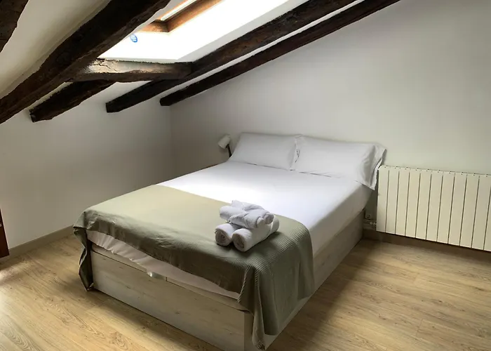 Precioso Atico En Casco Viejo *